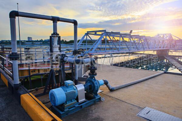 守護城市血脈 大城市自來水工業的大型水箱與供水系統